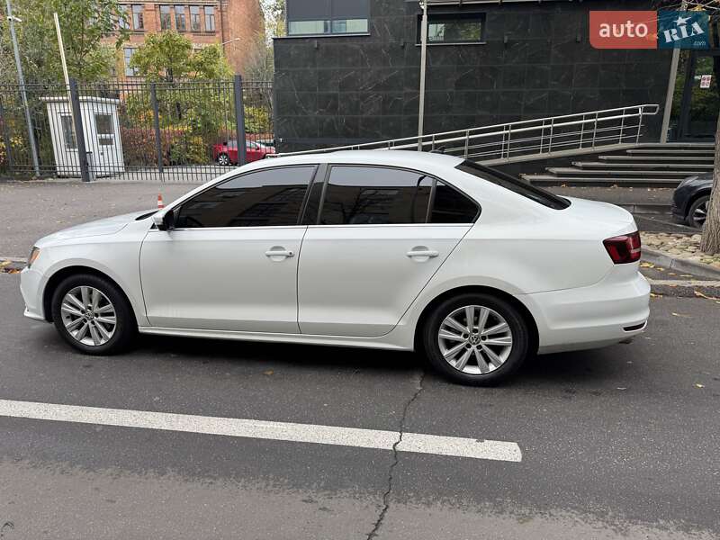 Седан Volkswagen Jetta 2016 в Харькове