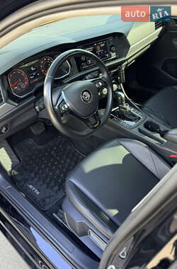 Седан Volkswagen Jetta 2018 в  фото 11 Седан Volkswagen Jetta 2018 в