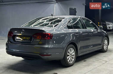 Седан Volkswagen Jetta 2014 в 