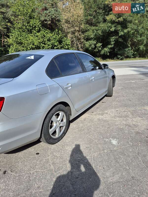 Седан Volkswagen Jetta 2015 в Кременчуге