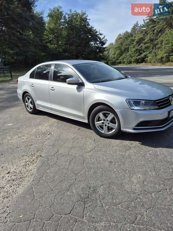 Седан Volkswagen Jetta 2015 в Кременчуге