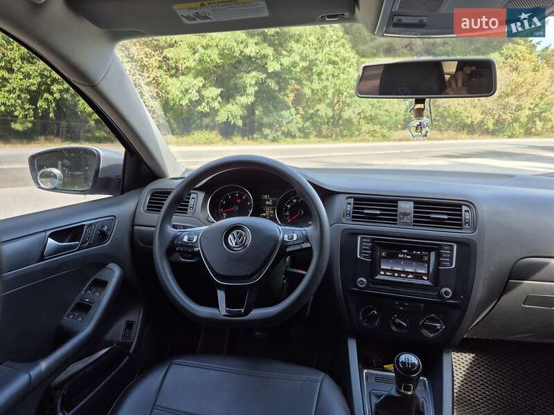 Седан Volkswagen Jetta 2015 в Кременчуге