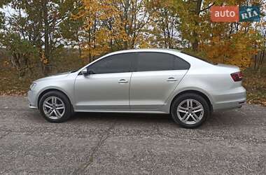 Седан Volkswagen Jetta 2016 в 