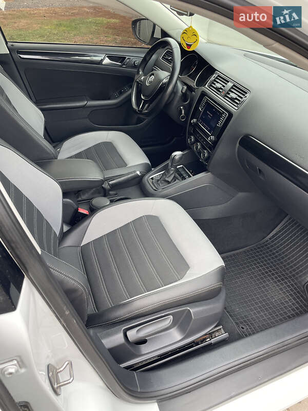 Седан Volkswagen Jetta 2016 в Магдалинівці фото 12 Седан Volkswagen Jetta 2016 в Магдалинівці