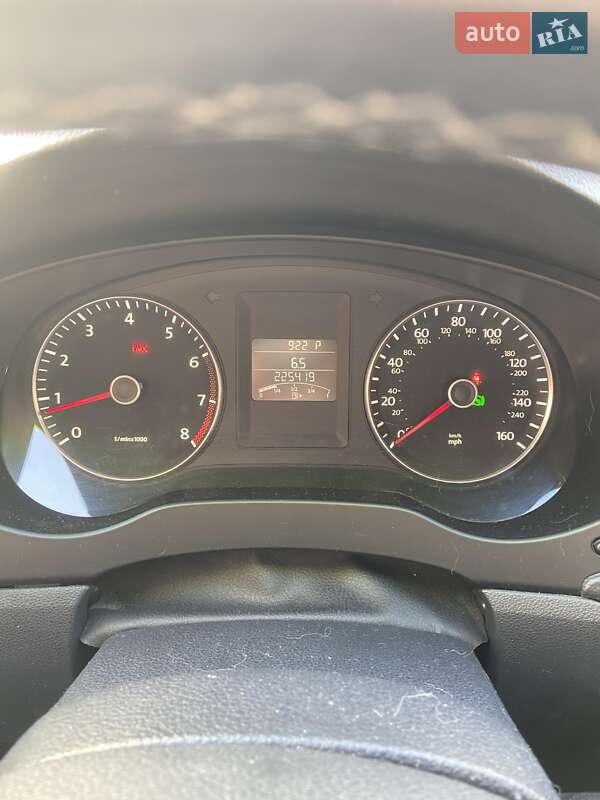 Седан Volkswagen Jetta 2012 в Києві