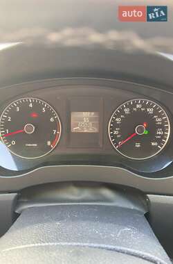 Седан Volkswagen Jetta 2012 в 