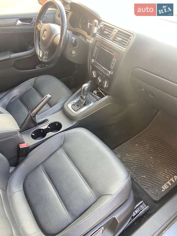 Седан Volkswagen Jetta 2012 в Києві