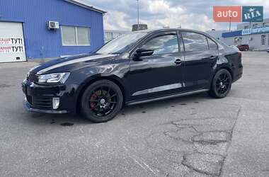 Седан Volkswagen Jetta 2015 в  фото 6 Седан Volkswagen Jetta 2015 в