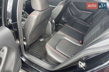 Седан Volkswagen Jetta 2015 в  фото 16 Седан Volkswagen Jetta 2015 в