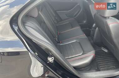 Седан Volkswagen Jetta 2015 в  фото 20 Седан Volkswagen Jetta 2015 в