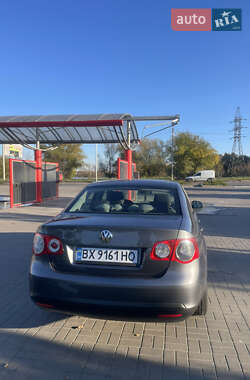 Седан Volkswagen Jetta 2005 в  фото 7 Седан Volkswagen Jetta 2005 в