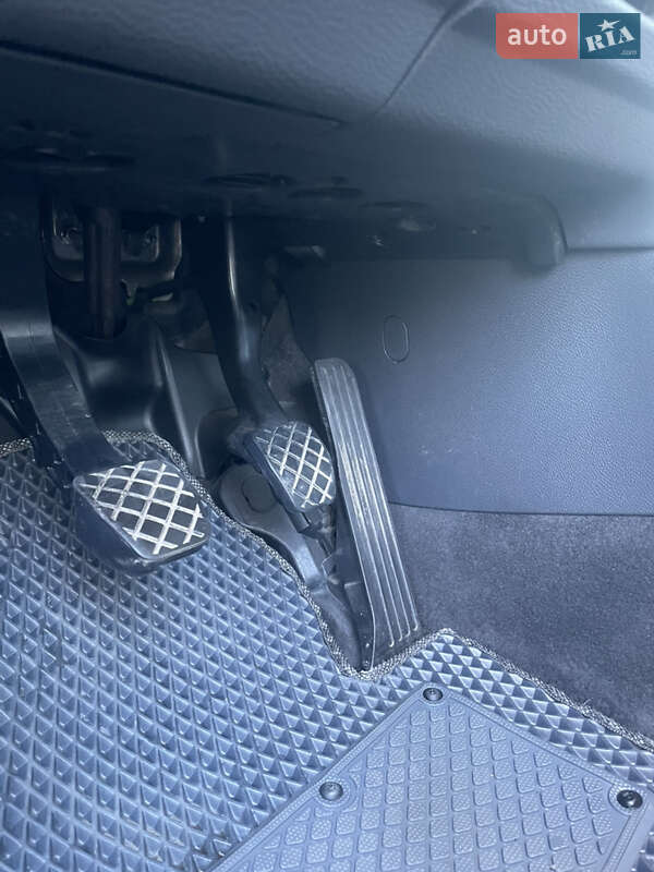 Седан Volkswagen Jetta 2005 в Хмельницькому фото 20 Седан Volkswagen Jetta 2005 в Хмельницькому