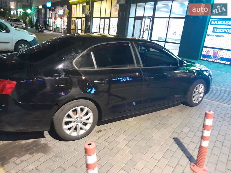Седан Volkswagen Jetta 2011 в Києві фото 5 Седан Volkswagen Jetta 2011 в Києві
