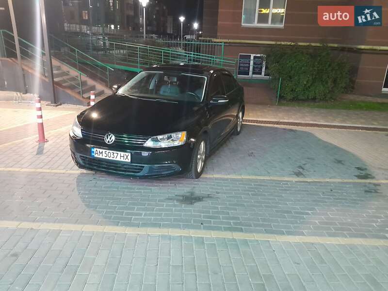 Седан Volkswagen Jetta 2011 в Києві фото 11 Седан Volkswagen Jetta 2011 в Києві