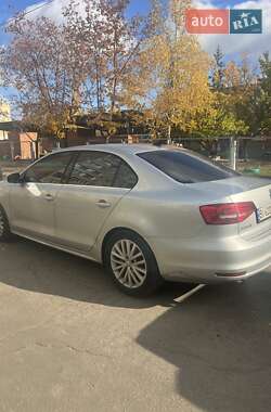 Седан Volkswagen Jetta 2015 в  фото 3 Седан Volkswagen Jetta 2015 в