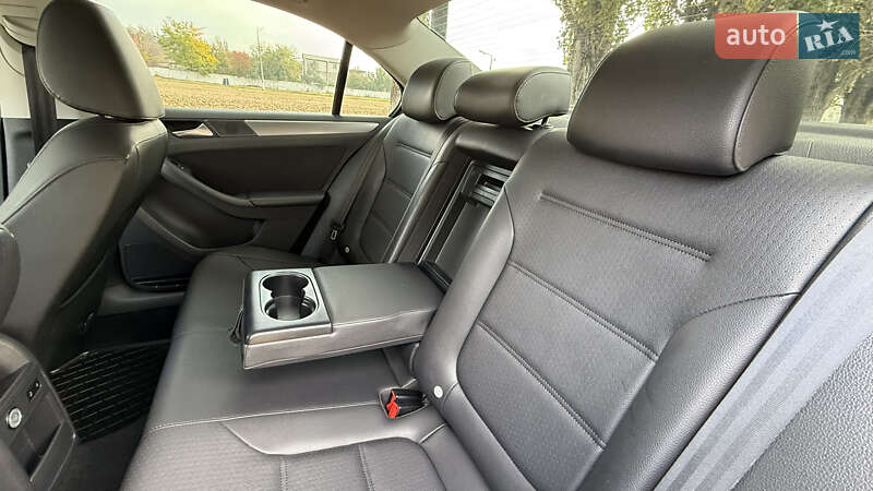 Седан Volkswagen Jetta 2013 в Киеве фото 33 Седан Volkswagen Jetta 2013 в Киеве