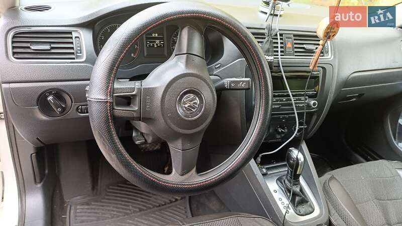 Седан Volkswagen Jetta 2012 в Каменском
