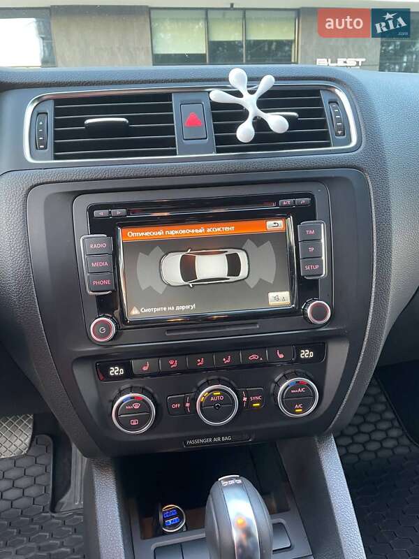 Седан Volkswagen Jetta 2012 в Ужгороде