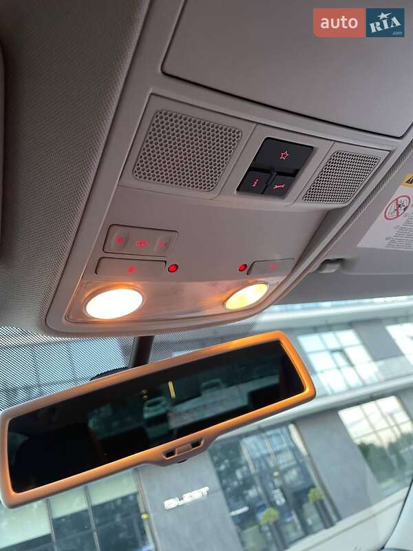 Седан Volkswagen Jetta 2012 в Ужгороде