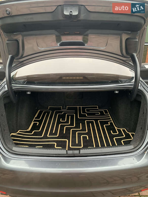 Седан Volkswagen Jetta 2012 в Иванковичах