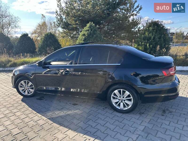 Седан Volkswagen Jetta 2016 в Жовкве