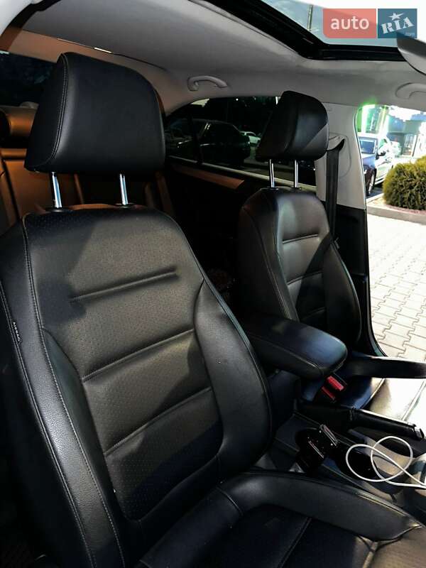 Седан Volkswagen Jetta 2016 в Хмельницком