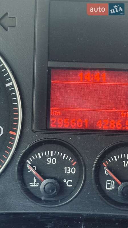 Седан Volkswagen Jetta 2005 в Львове