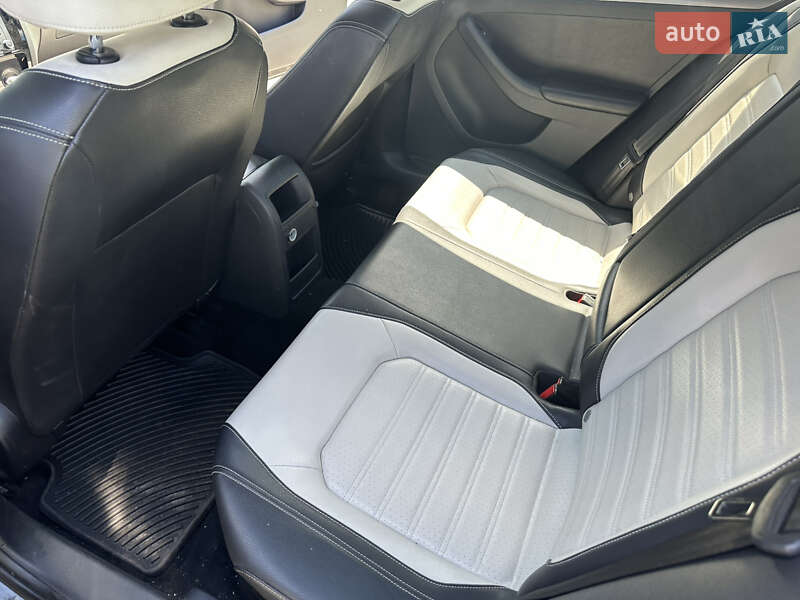 Седан Volkswagen Jetta 2015 в Ужгороді фото 5 Седан Volkswagen Jetta 2015 в Ужгороді