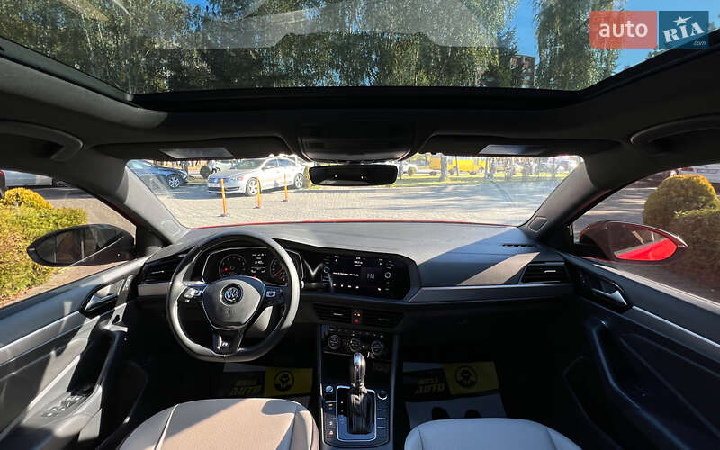 Седан Volkswagen Jetta 2019 в Львове