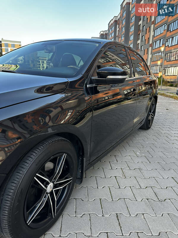 Седан Volkswagen Jetta 2013 в Тернополе