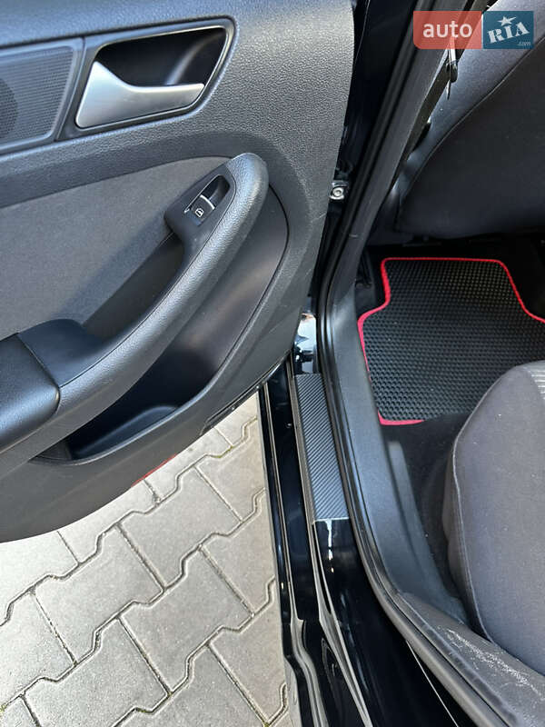 Седан Volkswagen Jetta 2013 в Тернополе