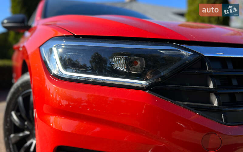 Седан Volkswagen Jetta 2019 в Львове