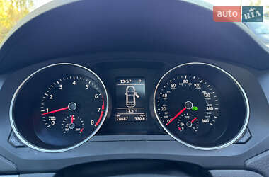 Седан Volkswagen Jetta 2017 в  фото 10 Седан Volkswagen Jetta 2017 в