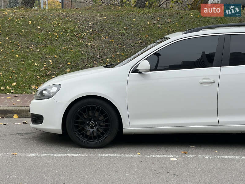 Универсал Volkswagen Jetta 2012 в Киеве