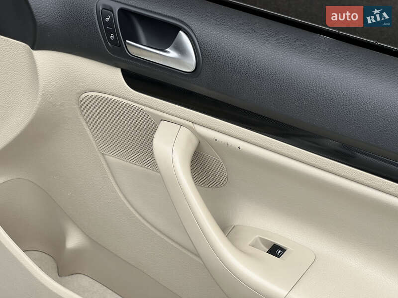 Универсал Volkswagen Jetta 2012 в Киеве