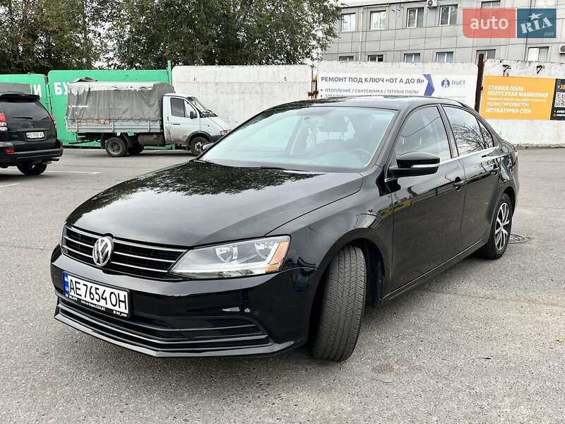 Седан Volkswagen Jetta 2017 в 