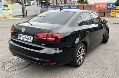 Седан Volkswagen Jetta 2017 в 