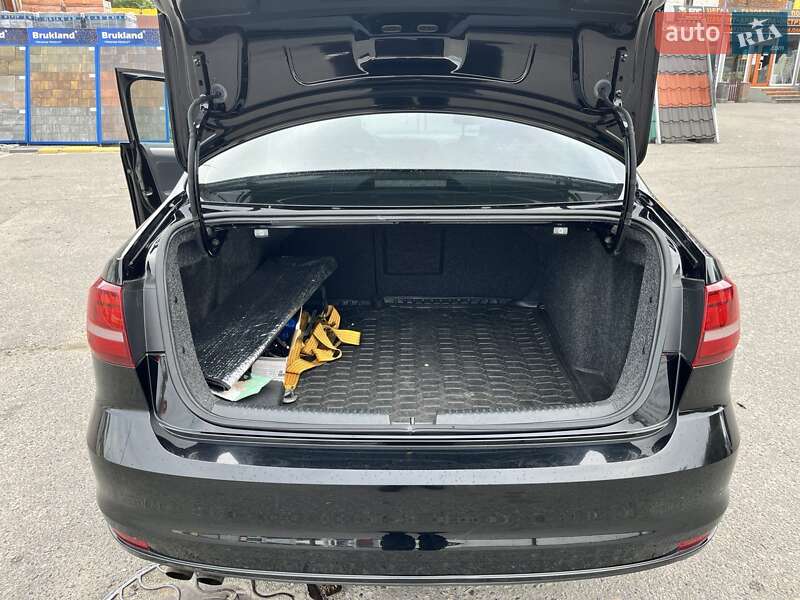 Седан Volkswagen Jetta 2017 в Днепре фото 24 Седан Volkswagen Jetta 2017 в Днепре