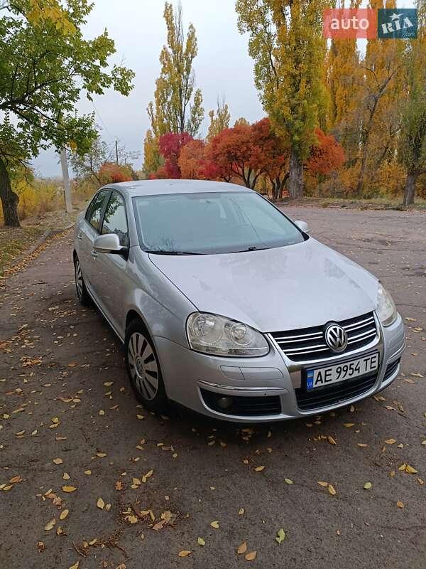 Седан Volkswagen Jetta 2005 в Верхньодніпровську