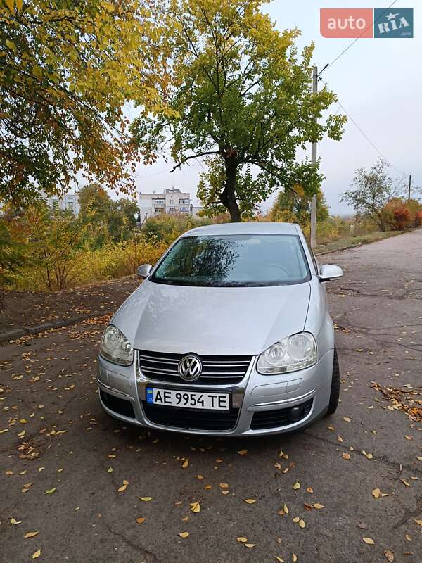Седан Volkswagen Jetta 2005 в Верхньодніпровську