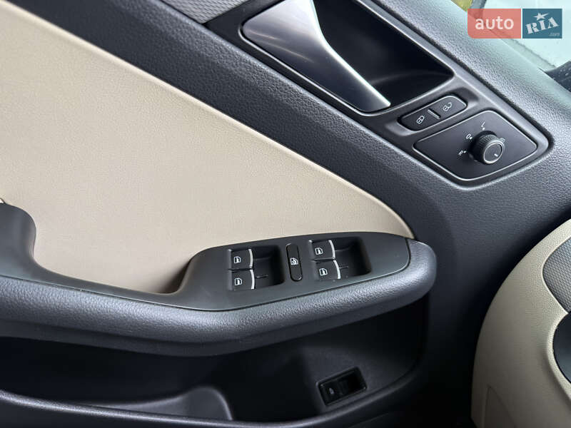 Седан Volkswagen Jetta 2014 в Кропивницком