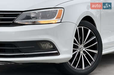 Седан Volkswagen Jetta 2015 в  фото 3 Седан Volkswagen Jetta 2015 в