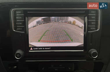 Седан Volkswagen Jetta 2015 в  фото 26 Седан Volkswagen Jetta 2015 в