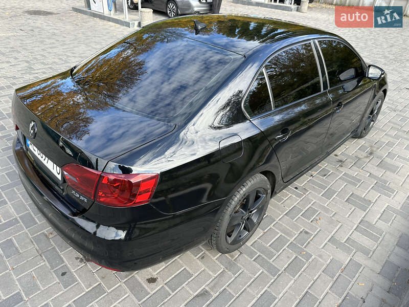 Седан Volkswagen Jetta 2012 в Дніпрі