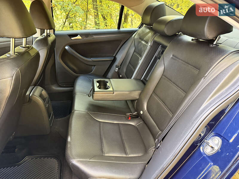 Седан Volkswagen Jetta 2014 в Черновцах фото 42 Седан Volkswagen Jetta 2014 в Черновцах