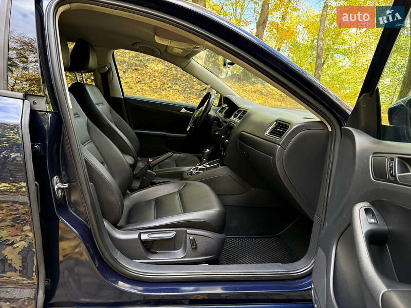 Седан Volkswagen Jetta 2014 в Черновцах фото 46 Седан Volkswagen Jetta 2014 в Черновцах