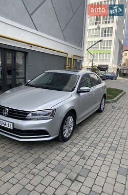 Седан Volkswagen Jetta 2015 в Ивано-Франковске