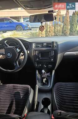 Седан Volkswagen Jetta 2017 в 