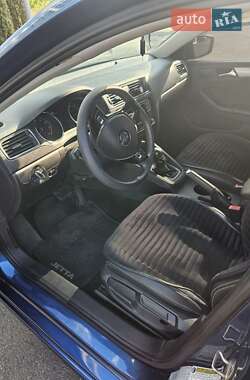 Седан Volkswagen Jetta 2017 в 