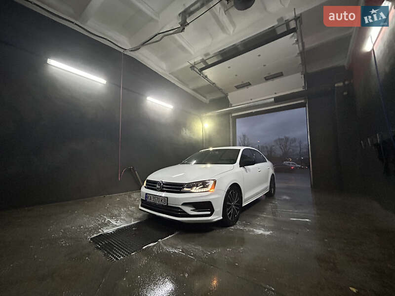 Седан Volkswagen Jetta 2015 в Сумах